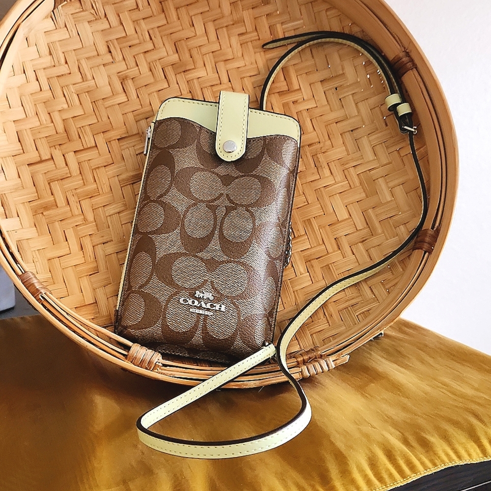 *NWT Coach Crossbody Cellphone Case and Wallet